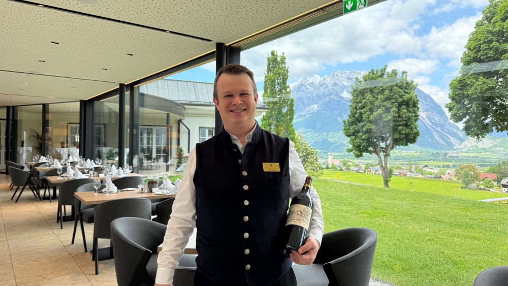 Bild: Head-Sommelier Philipp Adamek