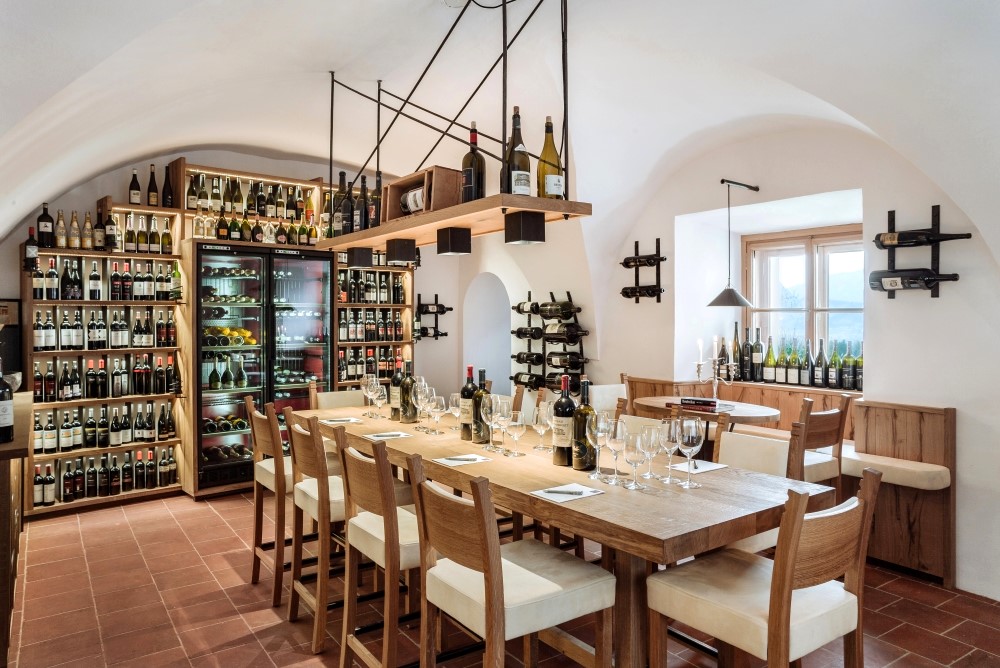 Bild: Weinlounge im IMLAUER Hotel Schloss Pichlarn