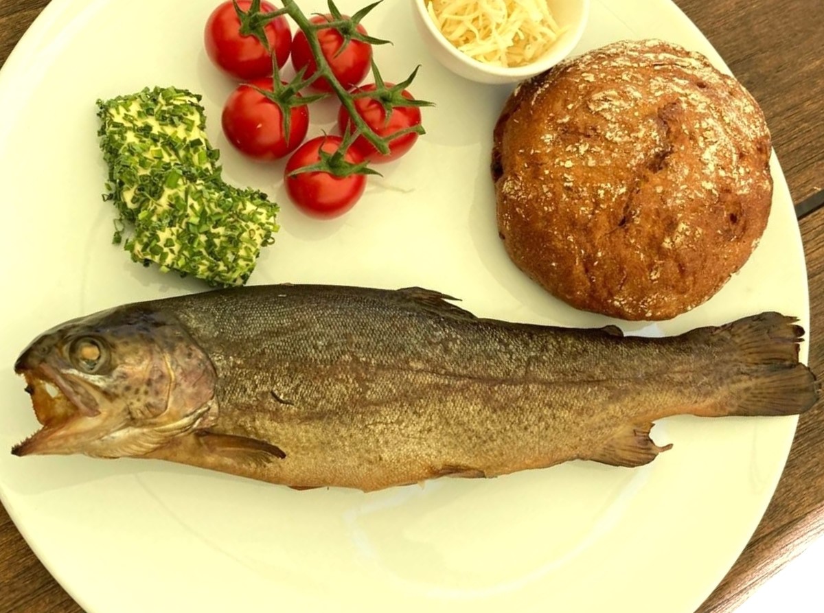 Bild: geräucherte Forelle im Restaurant 19