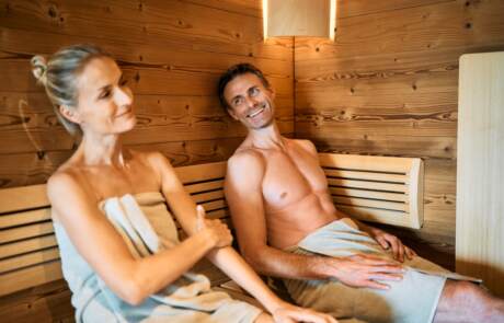 Bild: Paar in der Sauna