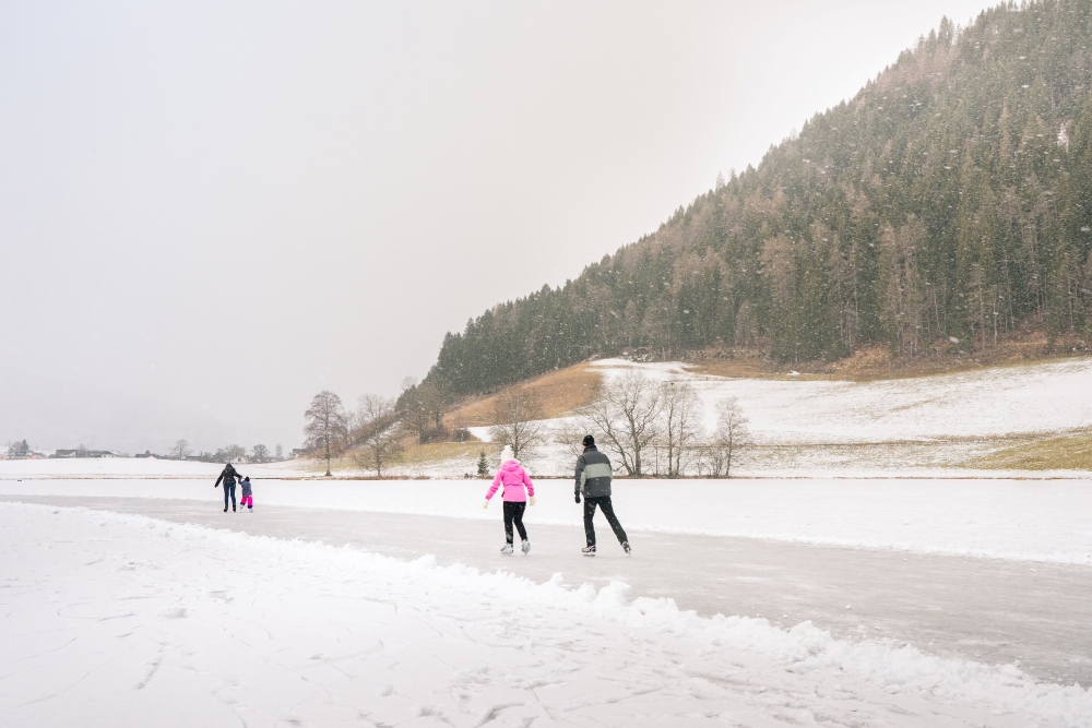 Bild: Eislaufen am Putterersee
