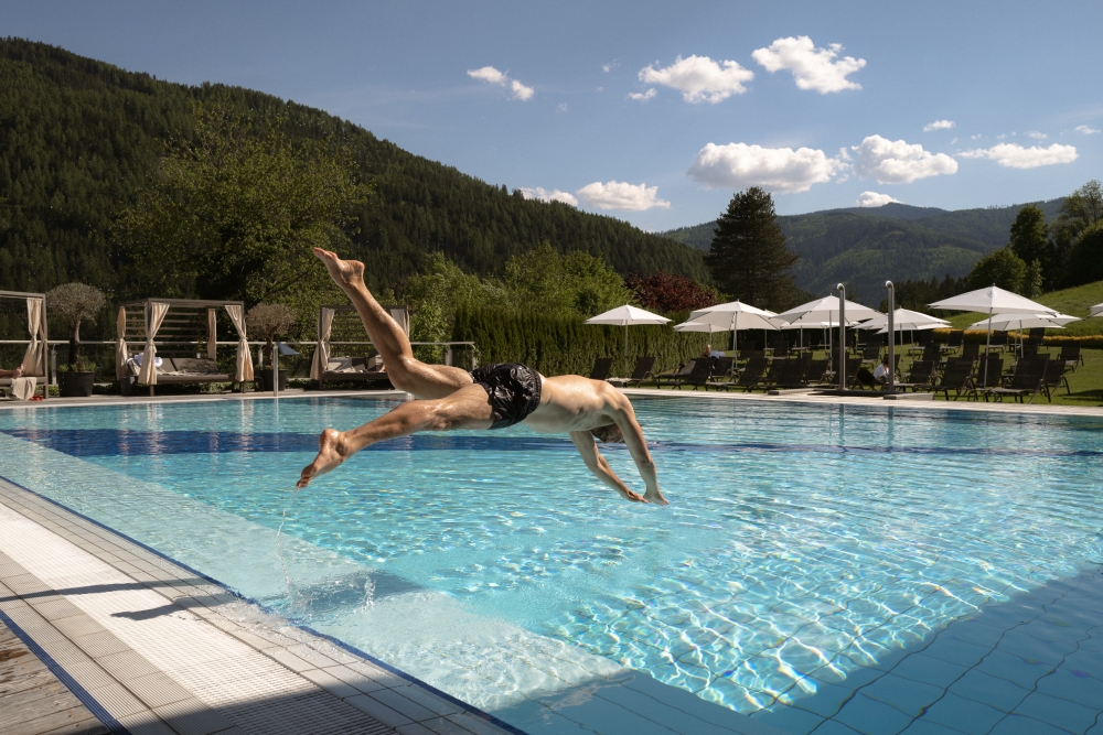 Outdoor pool at the IMLAUER Hotel Schloss Pichlarn Picture: Outdoor pool at the IMLAUER Hotel Schloss Pichlarn