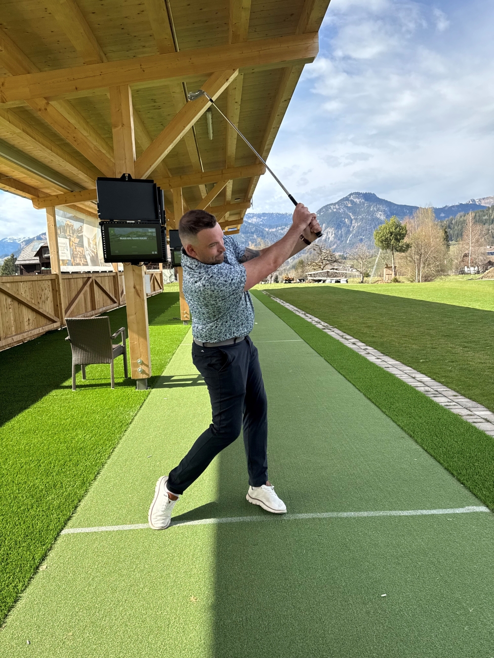 golf_pro_moritz_schuster Bild: PGA Golf Pro Moritz Schuster an der TrackMan Range