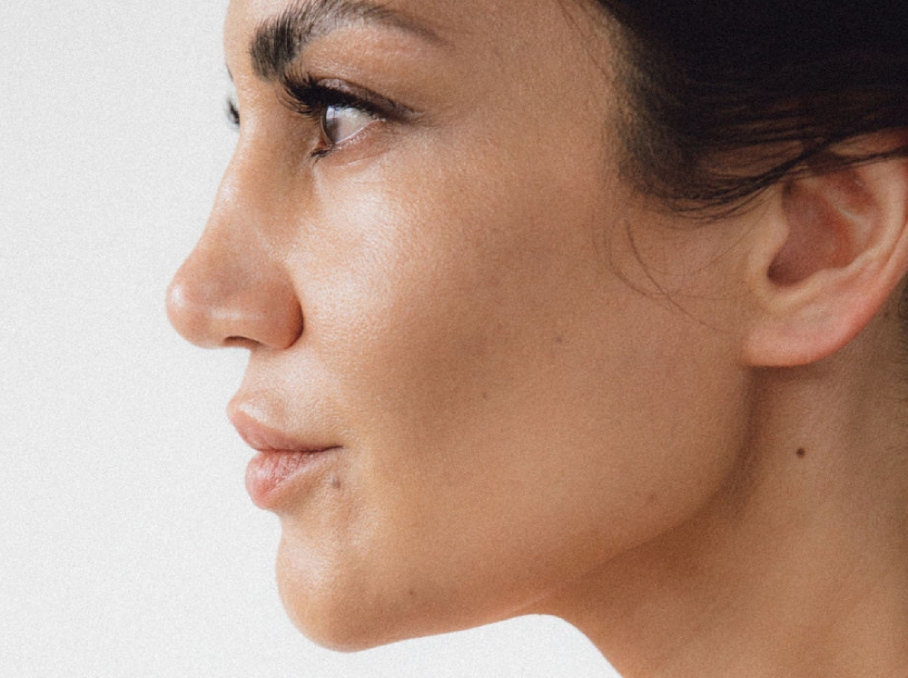 skin_happiness_day_vinoble_cosmetics Bild: Gesicht einer Frau im Profil